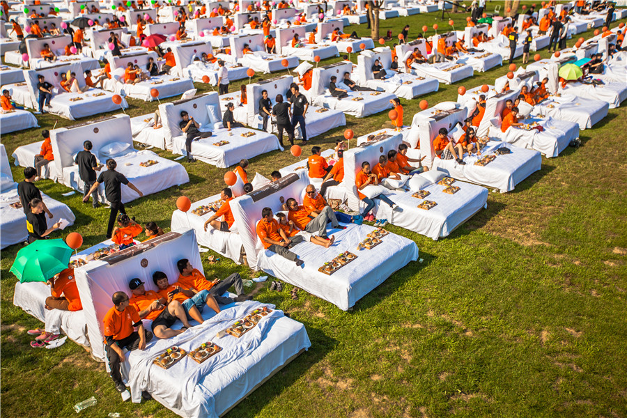 Breakfast in bed feeds Guinness Record number