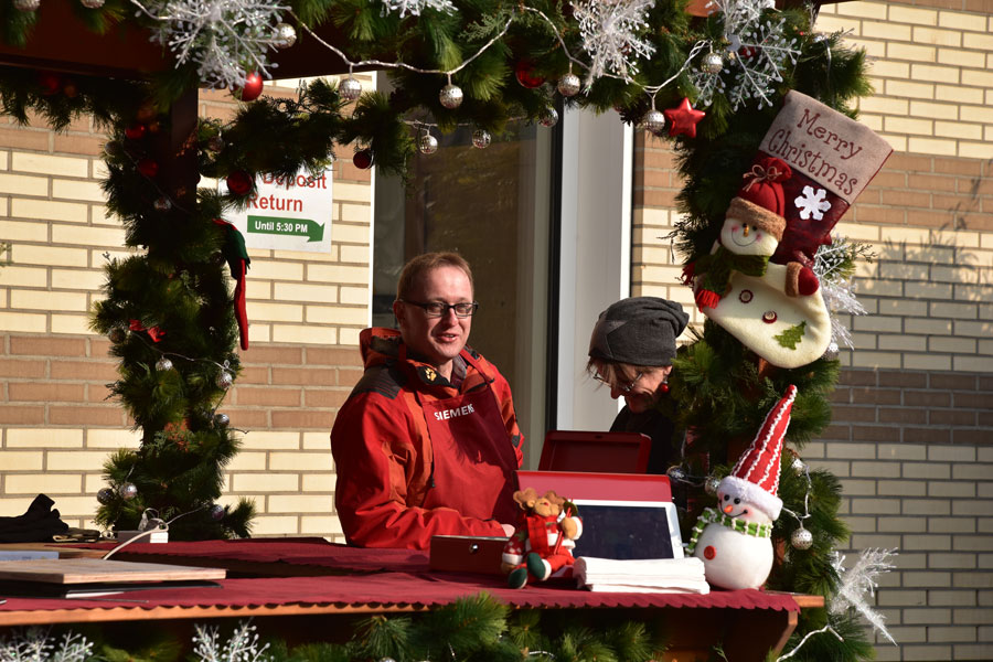 2017 German Charity Christmas Bazaar delights Beijing