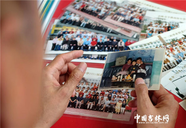 Honored teacher celebrates his last Teacher's Day