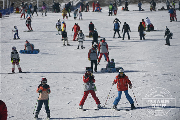 Changbai Mountain ice, snow tourism festival kicks off