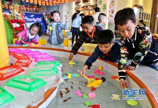 Gansu privately-owned science museum stirs children's interest