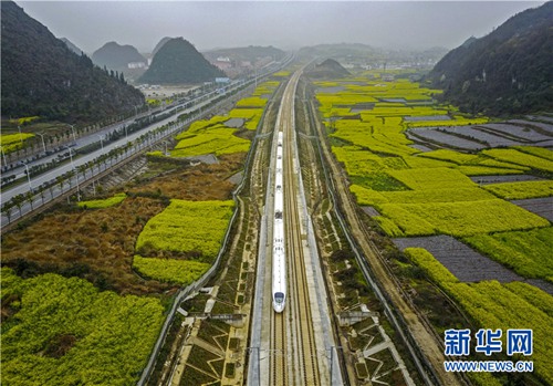 Spring views brighten high-speed rail journeys in Guizhou