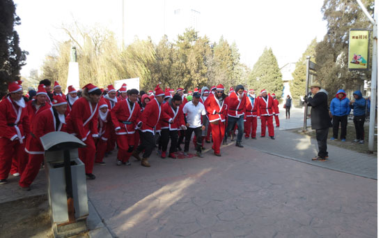 'Santa Clauses' run for charity