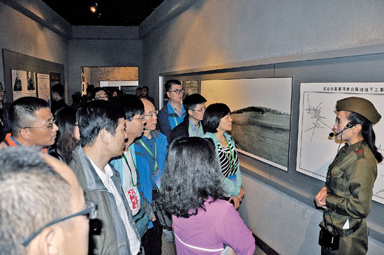 Beijing Internet media visit anti-fascist memorial park in Inner Mongolia