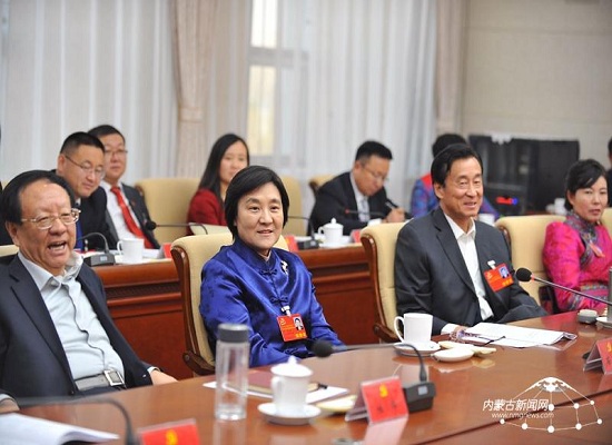 Bu Xiaolin discusses with municipal Party delegates about local strategies