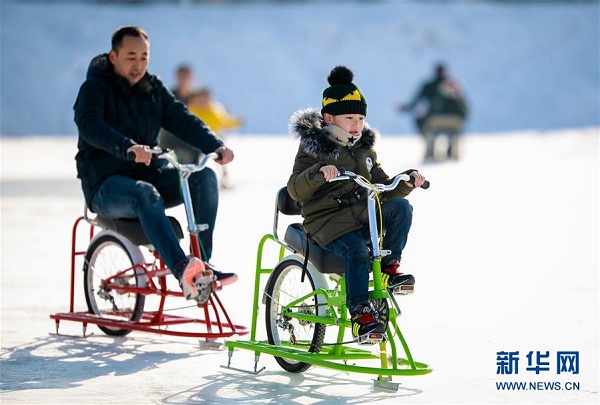 Family fun in ice and snow park