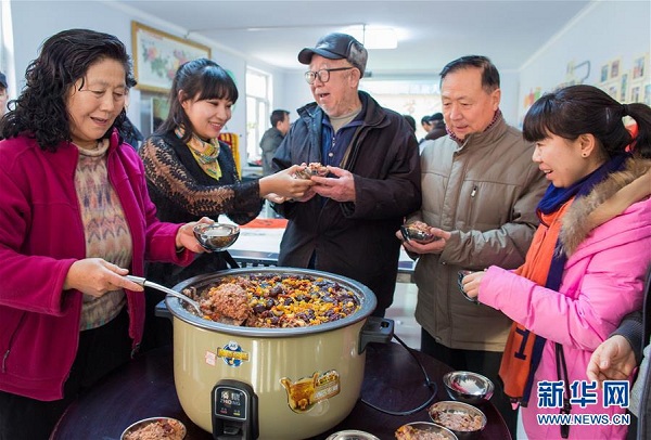 'Eight treasure congee' shines during Laba Festival