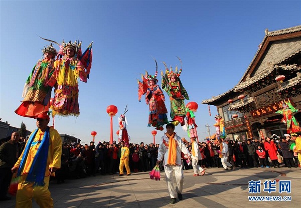 Folk gala celebrates Year of Rooster