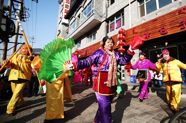 Traditional folk dancing kept alive in Hohhot