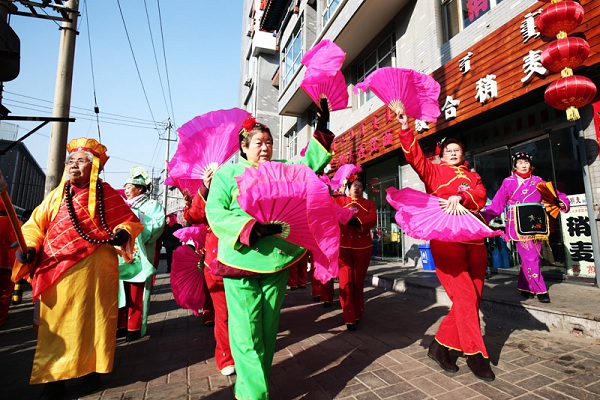 Traditional folk dancing kept alive in Hohhot