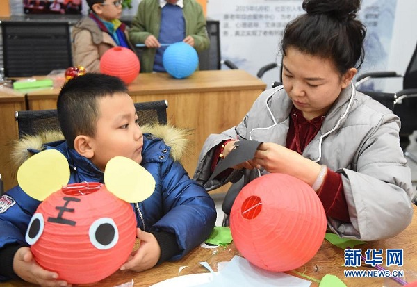 Homemade lanterns light up festival