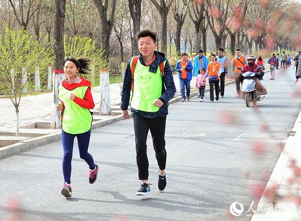 Walking event delights Hohhot residents