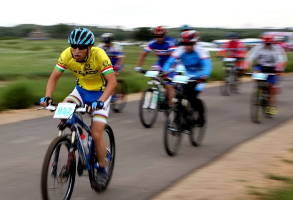 Cycling race takes in scenery of the prairies