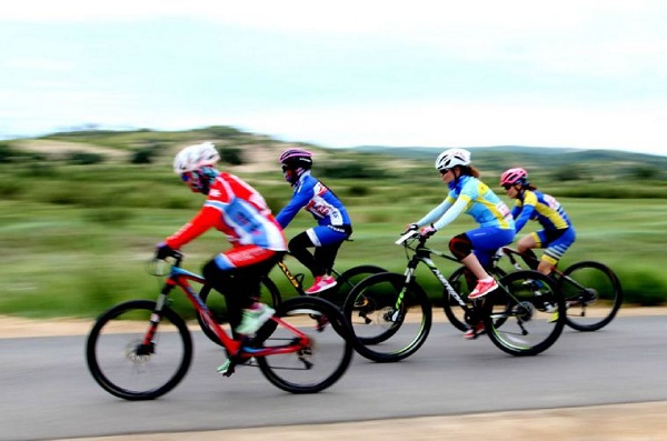 Cycling race takes in scenery of the prairies