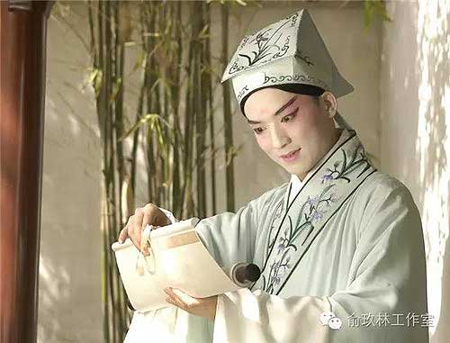 Kunqu opera performer opens studio in Bacheng