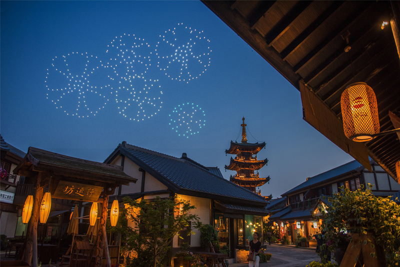 500 drones illuminate the night sky at Nianhuawan in Wuxi