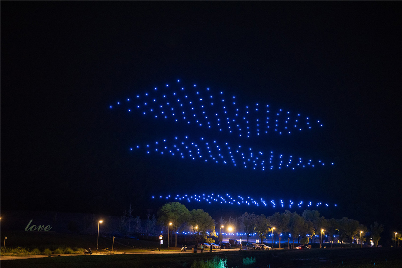 500 drones illuminate the night sky at Nianhuawan in Wuxi