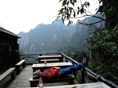 Hiking in Sanqingshan