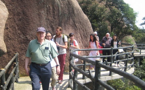 European celebrities travel to the Sanqing Mountain