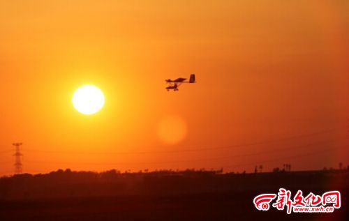 Man from Jilin pilots his own homemade aircraft