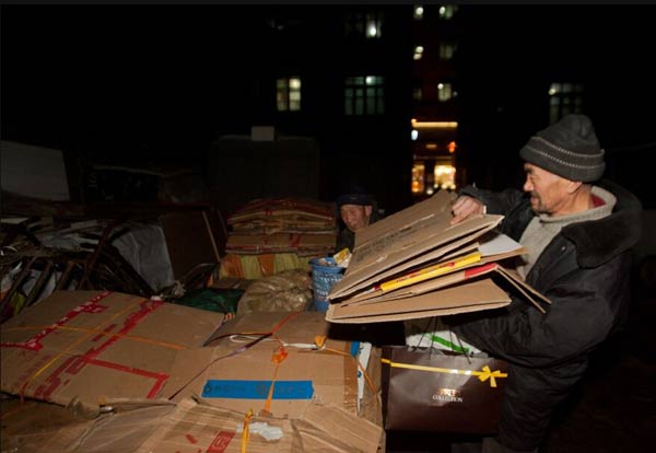 NE China's junkman practices hand-writing daily