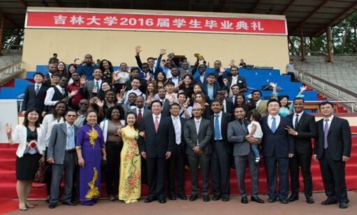 Jilin University bids a fond farewell to international graduates