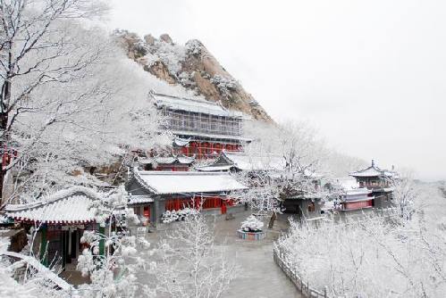 Sights: Fenghuang Mountain