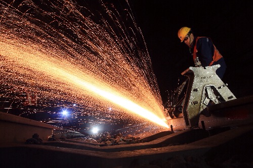 Datong-Qinhuangdao Railway under maintenance