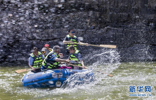 Whitewater rafting becomes popular on Yellow River