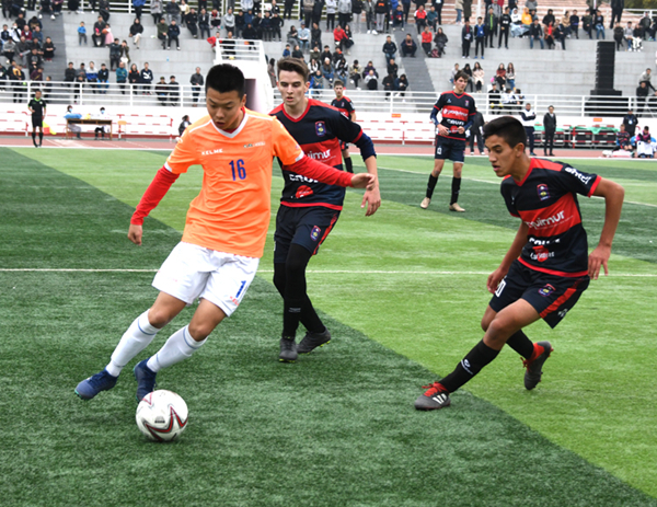 Uruguayan football team competes at SXU