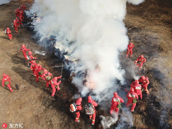 Large-scale emergency rescue drill held in East China