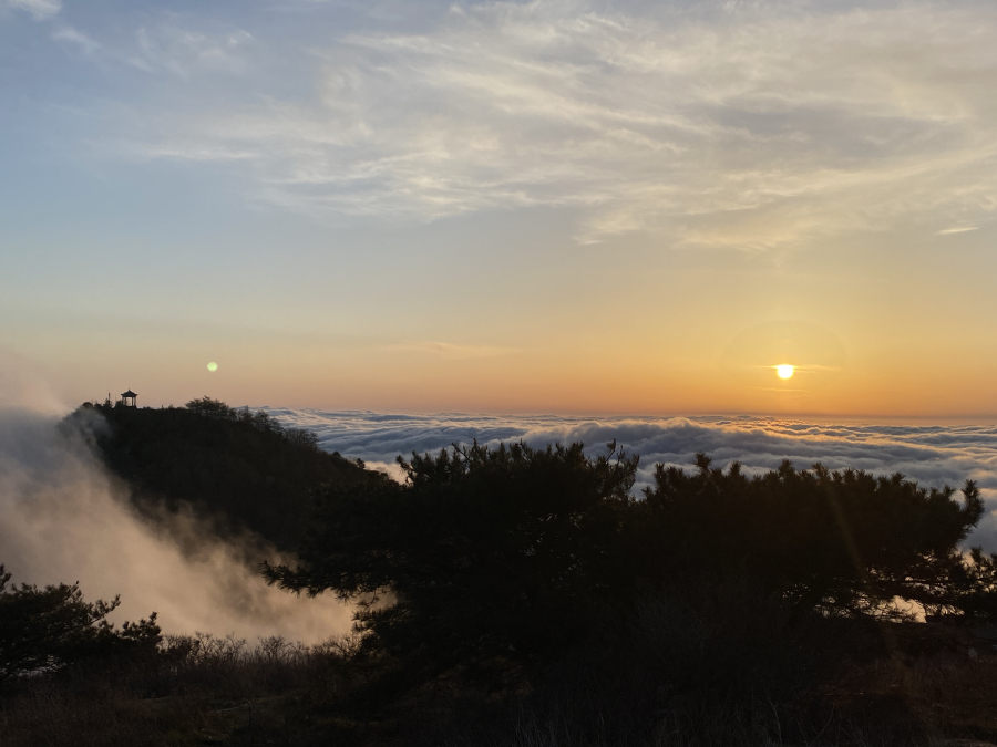 Marvelous spectacles appear on Mount Tai