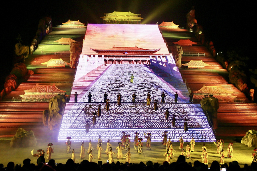 Magnificent live show reopens in Tai'an