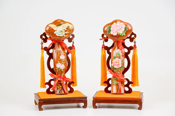 In pics: mahogany carvings from Tai'an