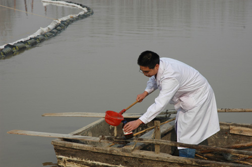 Yellow River contaminated after oil leak