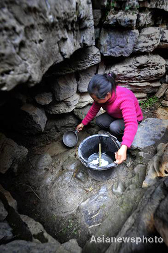 A fight for water with bare hands