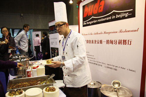 Beijing holds 3rd expat show