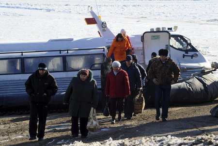 Hovercraft service opens on China-Russia border