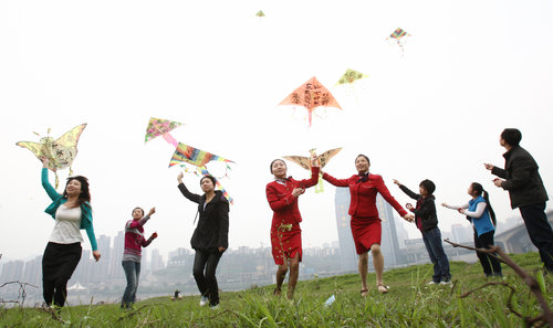 Memorial kites fly in Chongqing