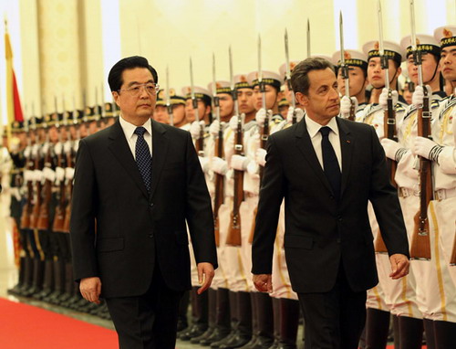 President Hu welcomes French president