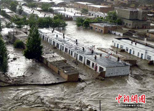 580 saved from flash floods in Xinjiang