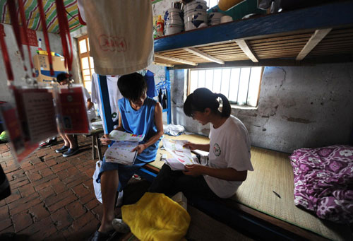 Volunteer teaching in poor regions