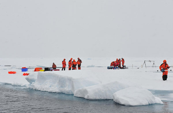 China’s scientific expedition on floating ice