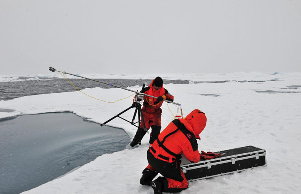 China’s scientific expedition on floating ice