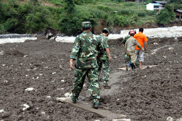 One dead, 90 missing after mudslide in Yunnan