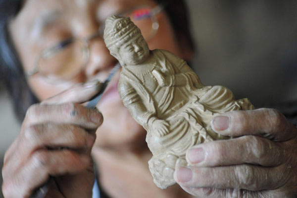 Traditional handicrafts regain popularity