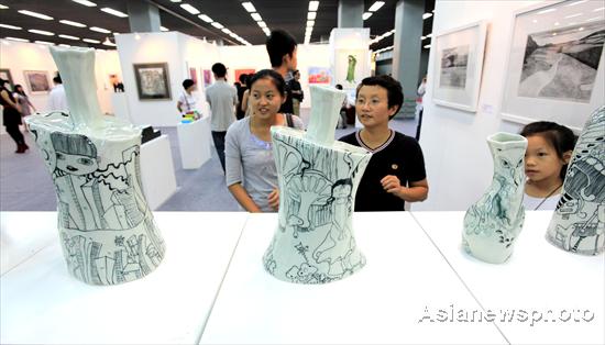 World artists show their works in Beijing