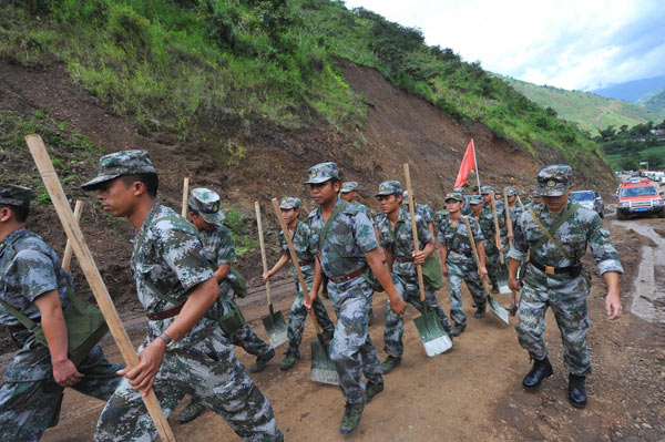 Rescue work in Yunnan after mudslide