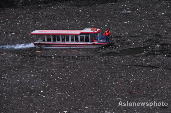 The lake of floating garbage