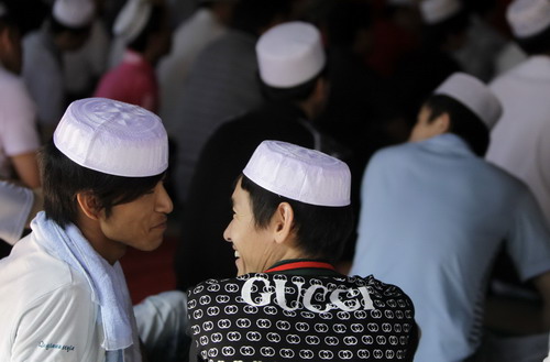 Eid al-Fitr prayer at Beijing's Niujie Mosque